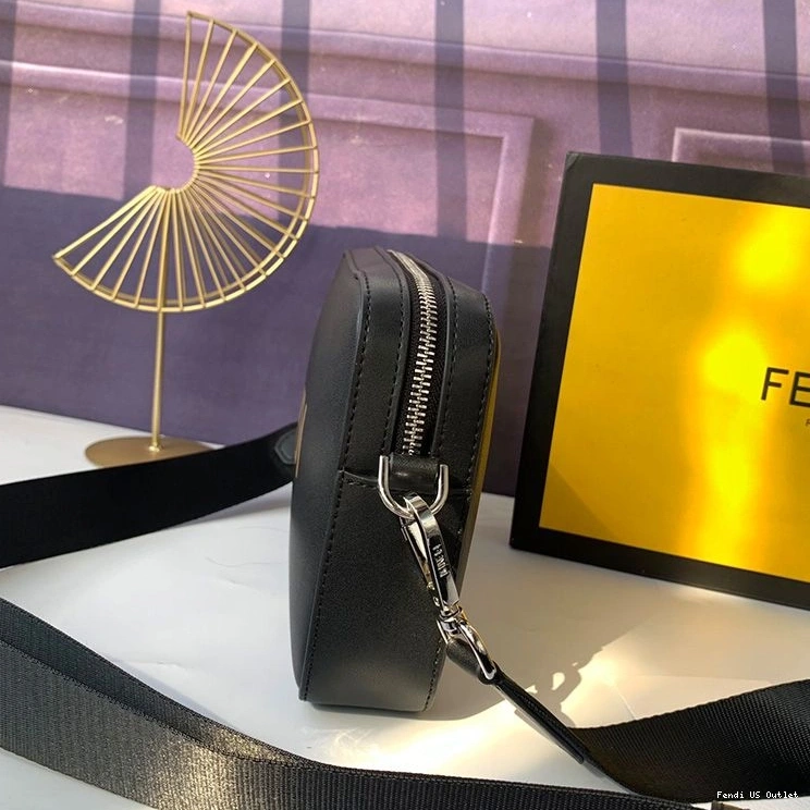 Affordable HOT ROMA Case Logo Fendi Black Camera Calf Compact In Leather 0721